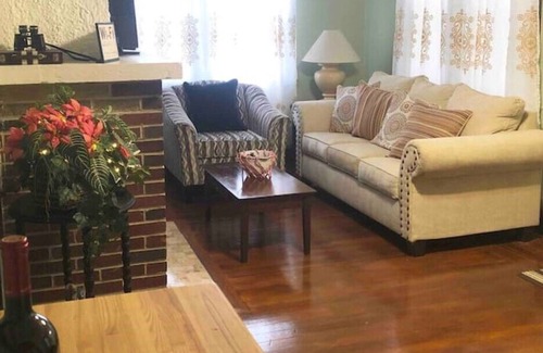 Potowomut Casa | Bayview Beach Flat - 1 min Walk to Beach