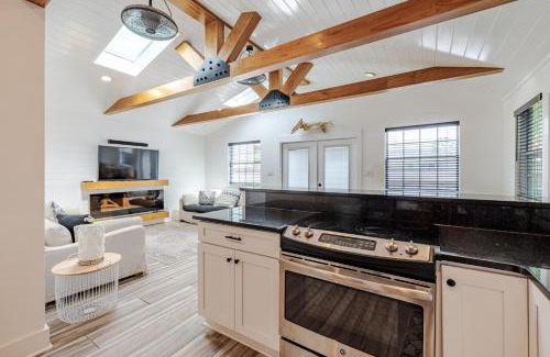 Holiday Beach Casa | Bayview Cottage - Sun deck, pool, and more!