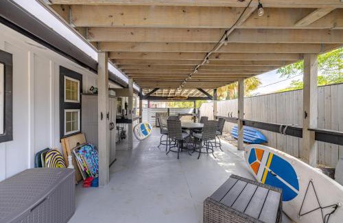 Holiday Beach Casa | Bayview Cottage - Sun deck, pool, and more!