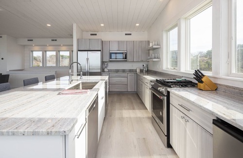 Wellfleet Casa | Bayview Modern, New Build 2021 overlooking the Bay, Steps away from Fisher beach