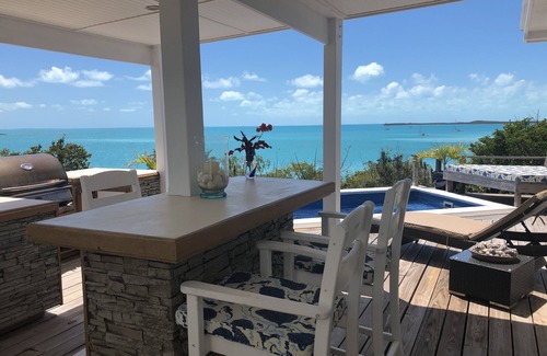 Salt Pond Casa | Baywatch House -Beautiful Private 3 Bedroom House on a Private 4 Acre Estate