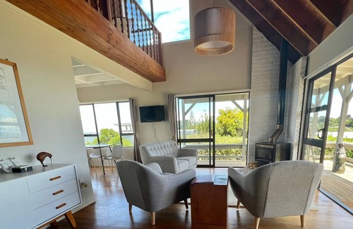 Ostend Casa | Baywatch Palm Beach Waiheke Island
