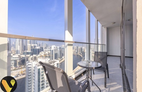 Business Bay Apartamento | Bayz Burj Khalifa Views near Dubai Mall