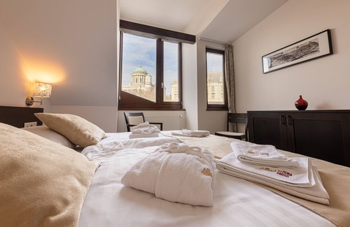 Esztergom Casa | Bazilika alatt Panzió
