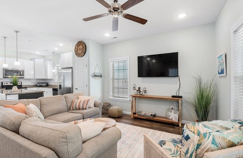 Bermuda Bay Casa | BB36: Y Knot - Community Pool, Lazy River & Fitness Center Access