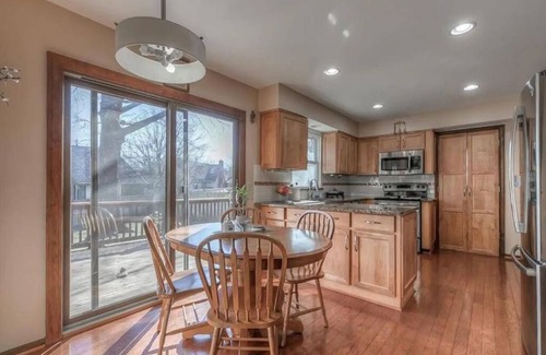 Overland Park Casa | BBQ, Smart T.V. WiFi, Nearby Park, Gym, kids activities