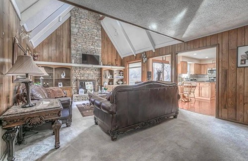 Overland Park Casa | BBQ, Smart T.V. WiFi, Nearby Park, Gym, kids activities