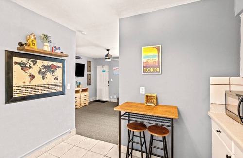 Treasure Island Hotel | ⛱️ BBR #6, Steps to the Beach, Heated Pool w/Full Kitchen & 3 Beds!