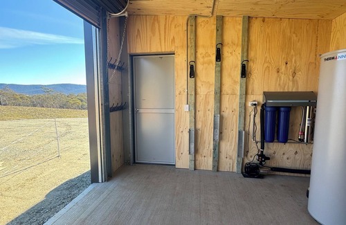 Moonbah Casa | Be captivated by the incredible beauty of the Snowies inThe Cozy Den,