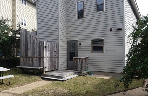 Northwest Casa | Be Happy Chesapeake Bay Home Steps Away from Beach Access by RedAwning
