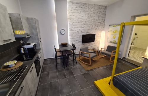Magenta Apartamento | Be Magenta, Art Home - Yellow style - Near Milano, Rho Fiera, Malpensa