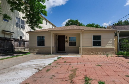 Shady Acres Casa | Be Someone