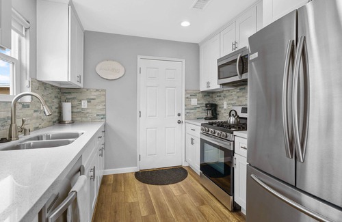 Central Mission Beach Cabaña | Beach-2-Bay 2br - In the Heart of Mission Beach!