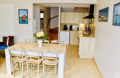 Barneville-Carteret Casa | PLAYA a 30 m, 3 habitaciones, 2 aseos,jardín,parking privado, luz, agua incluida