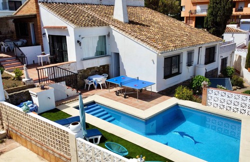 Costa del Sol Apartamento | Beach 5 min walk Villa with Pool and Parking