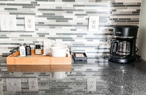 Myrtle Grove Casa | Beach-a-Holic Getaway! Free Bikes + Garage Parking