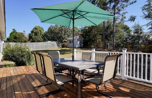 Myrtle Grove Casa | Beach-a-Holic Getaway! Free Bikes + Garage Parking