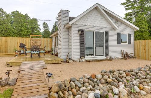Maple City Casa | Beach Access and Dock Little Traverse Lake Cottage!