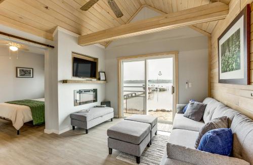 Maple City Casa | Beach Access and Dock Little Traverse Lake Cottage!