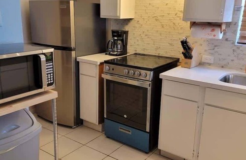 South Padre Island Condominio | Beach access Condo Nice pool/hot tub area w/bbq 2 Bedroom Home by RedAwning
