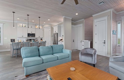Port Aransas Casa | Beach Access | Hot Tub | Game Room | Sleeps 16