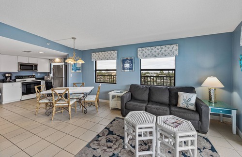Belle Vista Condominio | Beach Access Stay | Pool & Gulf Glimpses