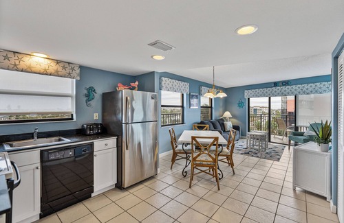 Belle Vista Condominio | Beach Access Stay | Pool & Gulf Glimpses