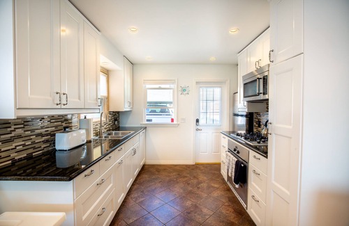 Belmont Shore Casa | Beach across the street, Alamitos Bay steps away! No hidden Fees!