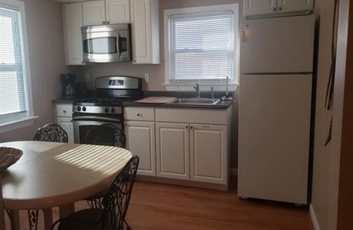 Wildwood Cabaña | Beach and Boardwalk 1.5 blocks. Lots of room w/ plaza and private porch.
