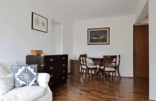 Pocitos Apartamento | Playa y ciudad en Montevideo. Apartamento completo