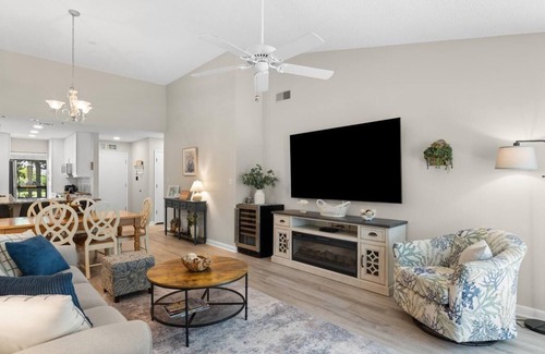 Pawleys Island Villa | Beach and Golf Adventures 3 Bedroom Sleeps 6