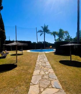Guadalmina Apartamento | Beach and golfside apartment in Guadalmina