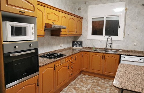 Cunit Chalet De Esquí | Playa y Montaña. Piscina y Barbacoa para vuestro Relax