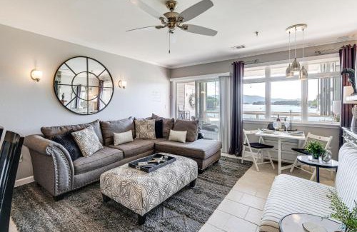 Smith Mountain Lake Apartamento | Beach and Pool Access Smith Mountain Lake Getaway!
