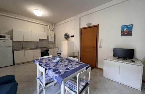 Cattolica Apartamento | Beach Apartment Cattolica 2min to Beach AC w Parking - Il Lupo Affitta