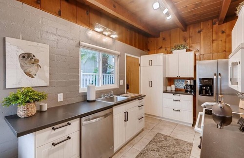 South Mission Beach Casa | Beach & Bay | Boho Cottage