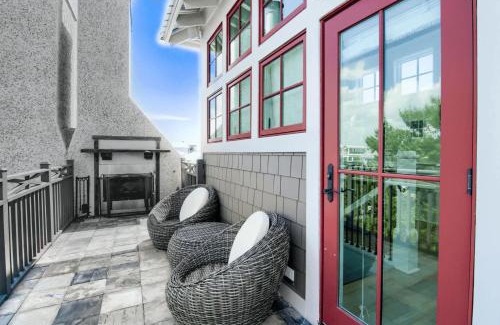 Seacrest Beach Casa | Beach Bike Cottage by AvantStay Walk to Beach Resort Pool