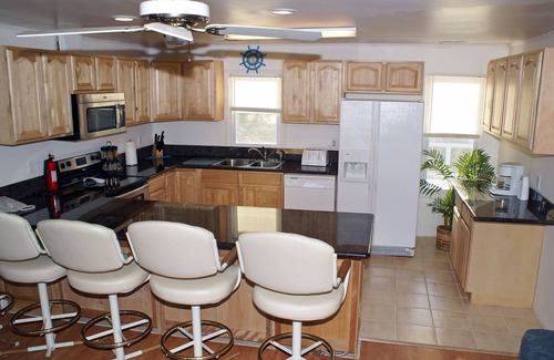 Sandbridge Casa | Cómoda casa temática náutica con piscina