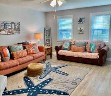Galveston Casa | Beach Blanket Bungalow - A Wonderful townhome near the beach