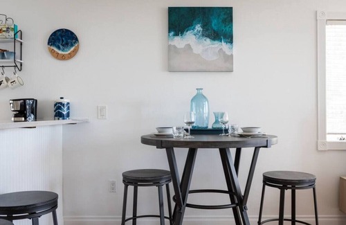 Traverse City Condominio | Beach Bliss 211 Balcony Water Views Beach Downtown