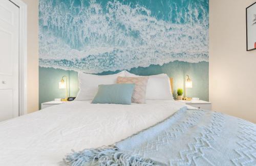 Panama City Beach Casa | Beach bliss awaits! - Beach, Pools, Tiki-Deck, Arcade, Putting green, Family Fun!