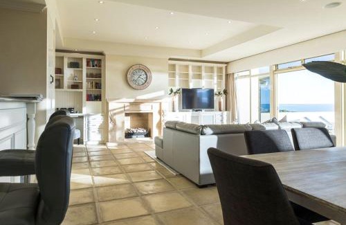 Tennyson Casa | Beach Bliss - Ocean Views - Private Beach Access