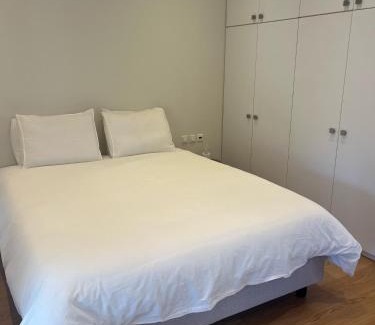 Vouliagmeni Apartamento | Beach Bliss Studio