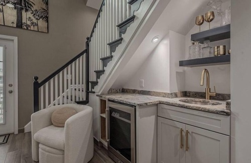 Dewey Beach Condominio | Beach Block Freshly renovated 2-bedroom condo in lovely Dewey Beach on Rodney st