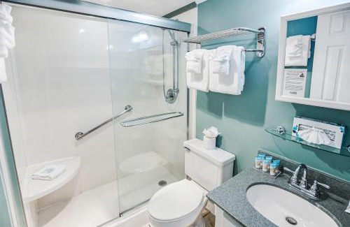 Litchfield by the Sea Apartamento | Beach Bound 3rd Floor Resort View Lodge Room