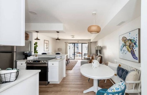 North Carolina Coast Apartamento | Beach Bungalow 1 block to the beach! Pool