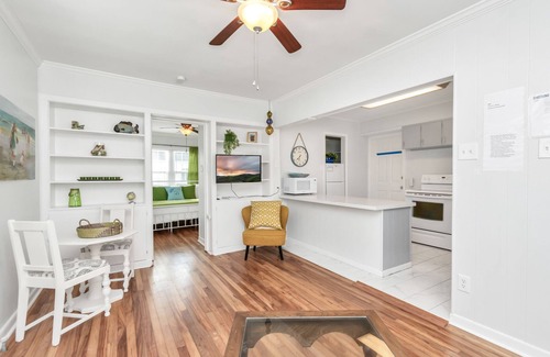 Galveston Casa | Beach Bungalow 6 Blocks to Beach