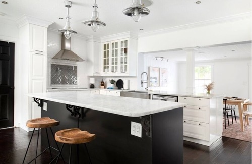 Bayhaven Casa | Beach Bungalow .7 miles from the beach, Heated Pool and Hot Tub