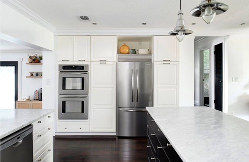Bayhaven Casa | Beach Bungalow .7 miles from the beach, Heated Pool and Hot Tub