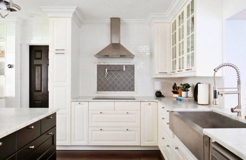 Bayhaven Casa | Beach Bungalow .7 miles from the beach, Heated Pool and Hot Tub